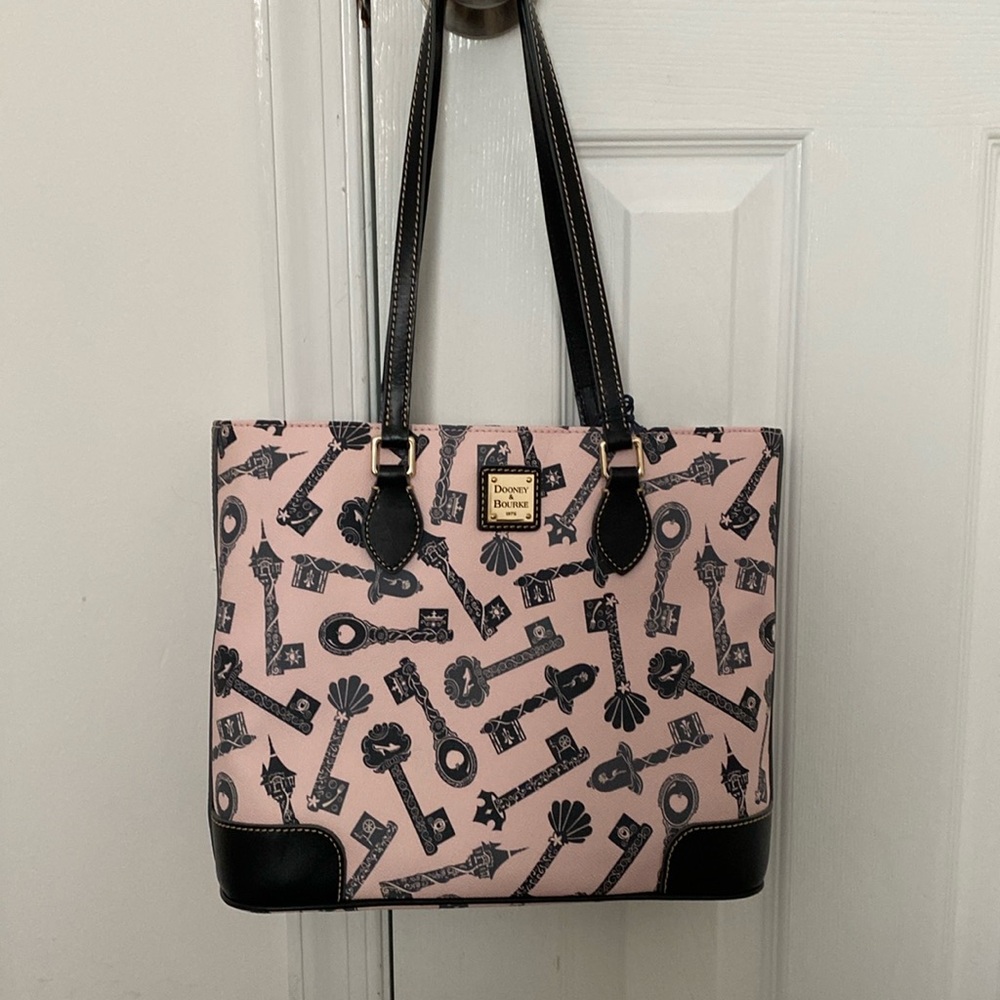 *sold* Dooney & Bourke Disney Princess Keys Purse